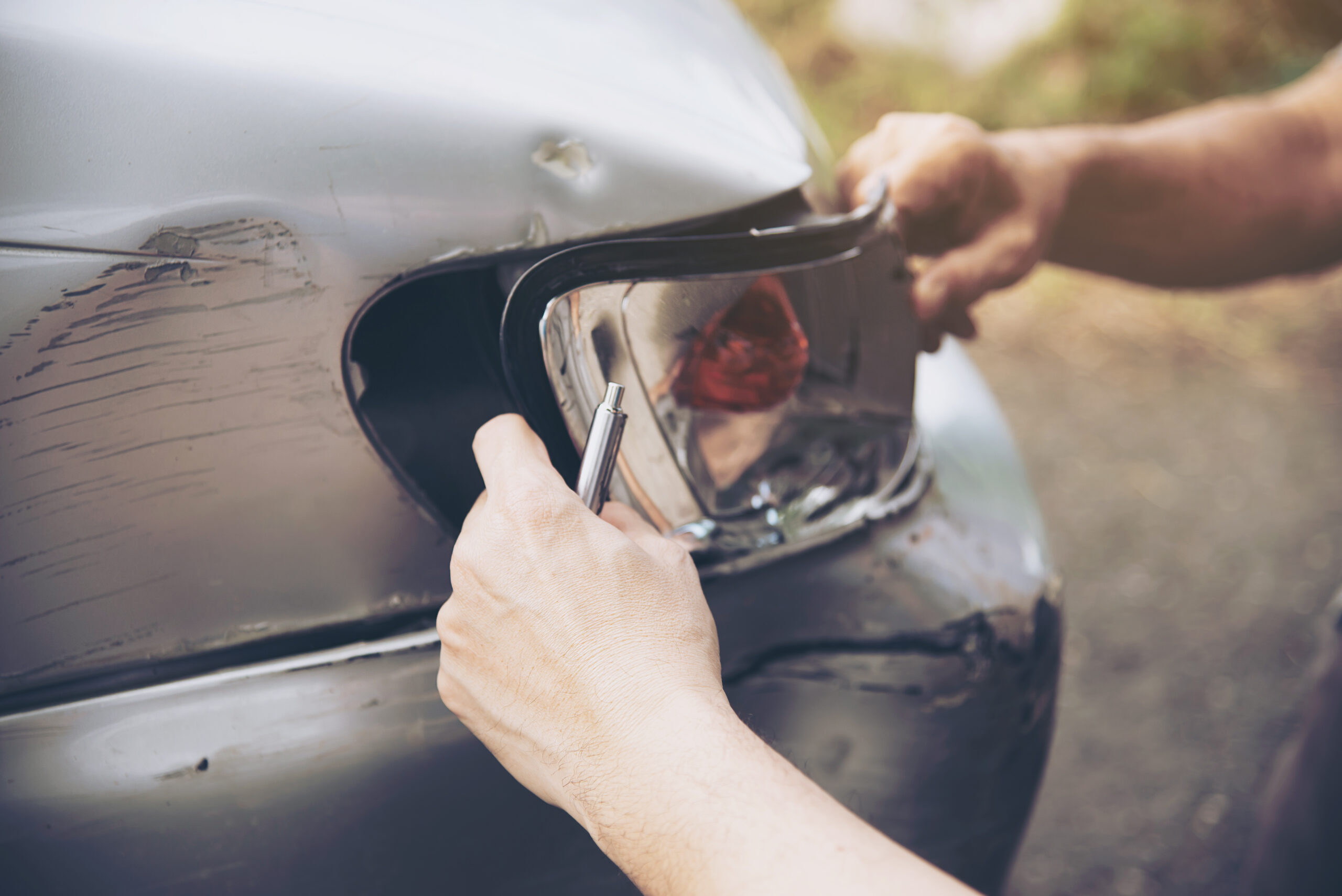 insurance-agent-working-site-car-accident-claim-process-people-car-insurance-claim